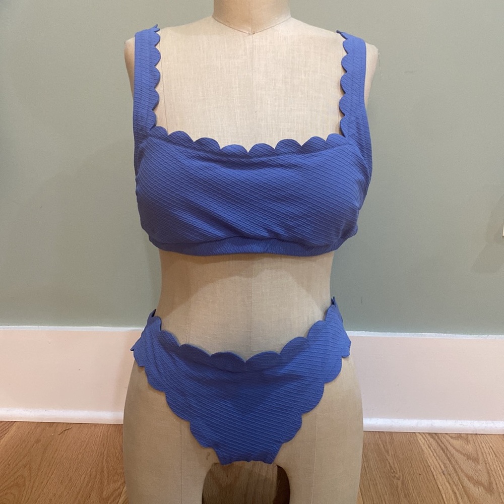 Jessica Simpson womens scalloped bikini